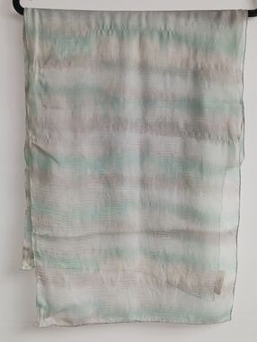 BURBERRY GRAY SILK PRINT SCARF